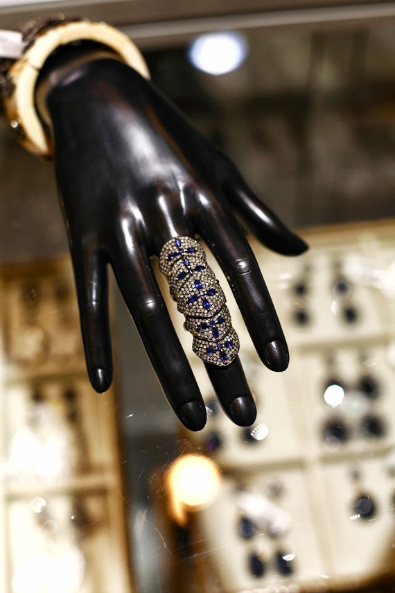 Кольцо на весь палец с сапфирами и бриллиантами от Gemco International