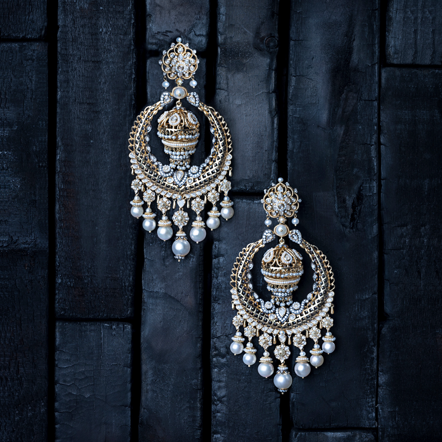 Moksh earrings in yellow gold with Keshi pearls from TAANTVI collection