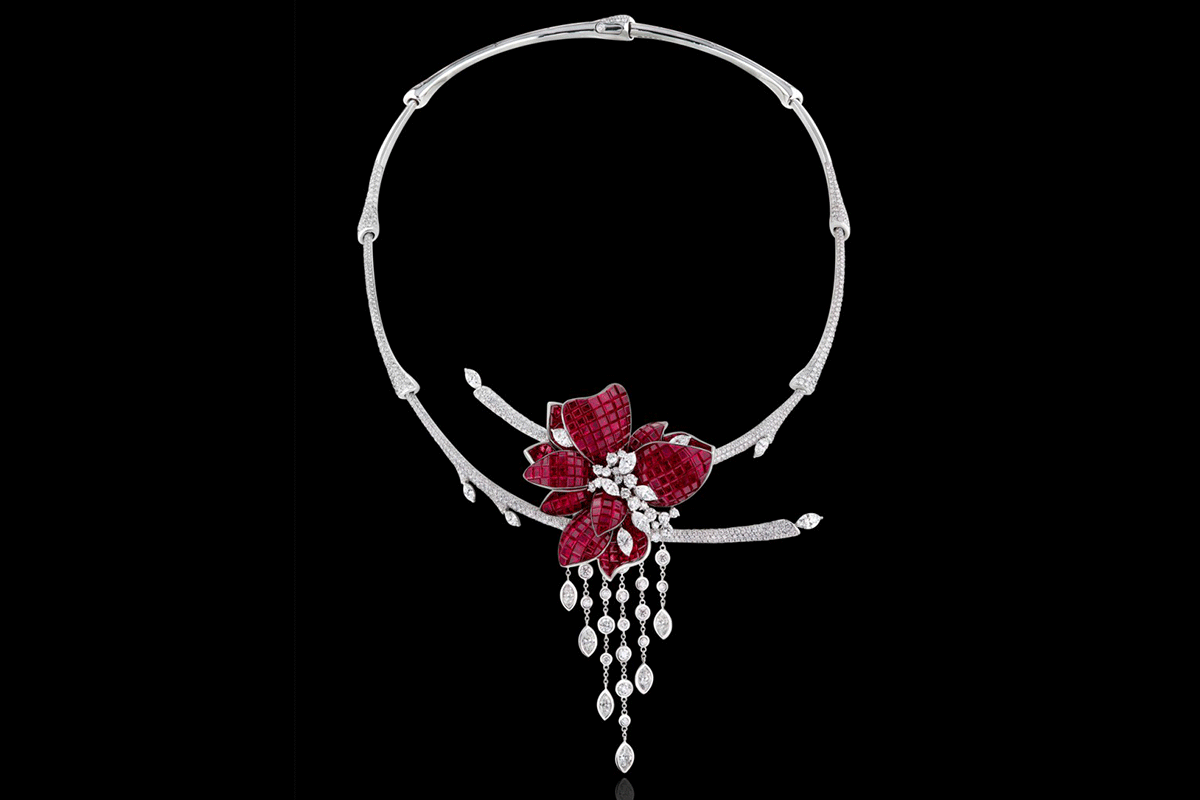 Stenzhorn Plum necklace from The Noble Ones High Jewelery collection