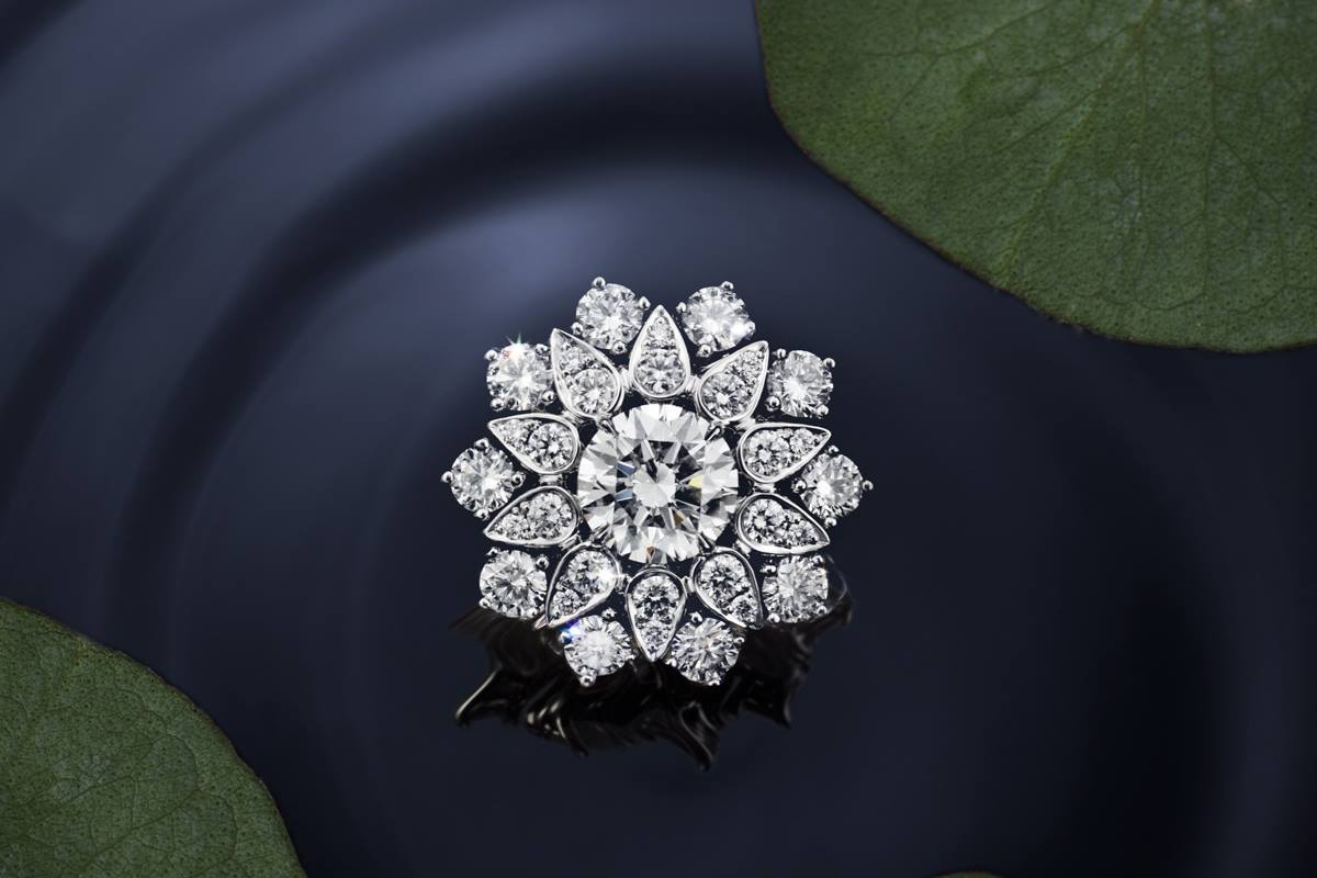 Кольцо Lotus Cluster Ring от Harry Winston