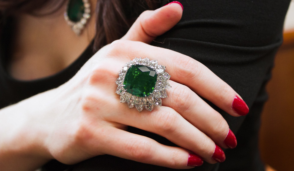 Emerald Jewelry Guide - Buying Tips and Considerations for Emeralds