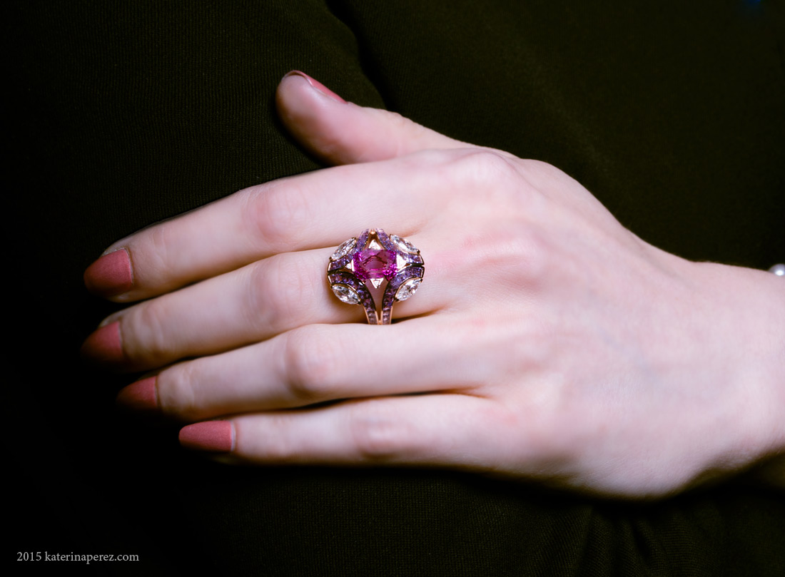 Gamma Creations art-deco ring with natural purple unheated sapphire from Madagascar and diamonds