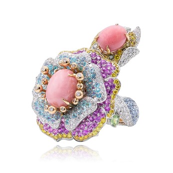 'Rose de France' ring with conch pearls, diamonds and sapphires in 18k white and yellow gold