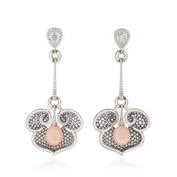Earrings with conch pearls, pearls and diamonds