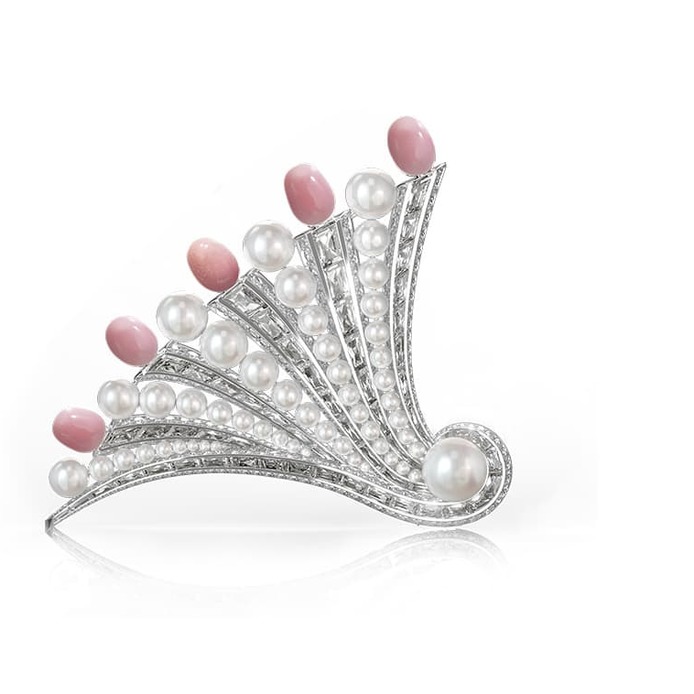 Brooch with conch pearls, pearls and diamonds