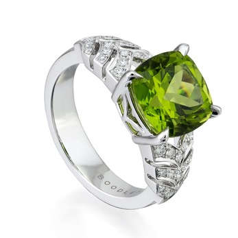'Prism' collection ring with peridot and diamonds in white gold
