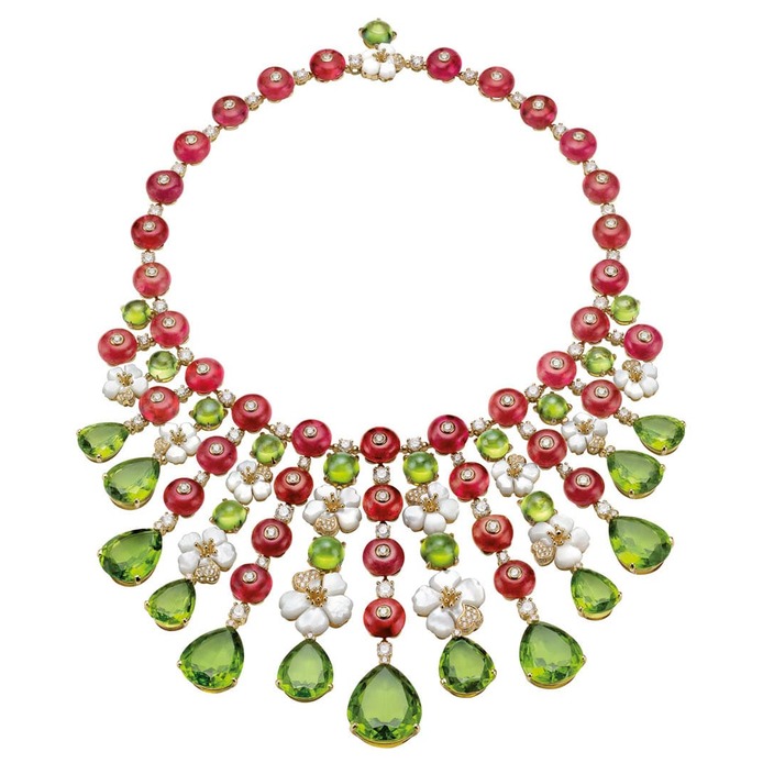 'Giardini Italiani' collection necklace with peridot, rubellite, diamonds and mother of pearl in yellow gold