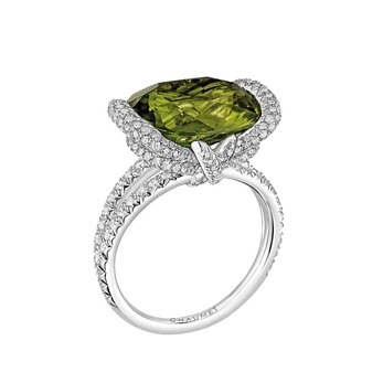'Liens d'Amour' ring with peridot and diamonds in white gold 