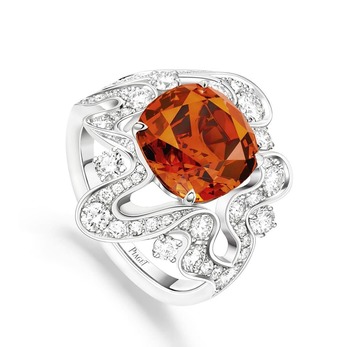 Golden Oasis collection Irresistible Attraction ring with spessartite garnet and diamonds in white gold