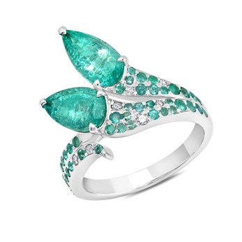 Ring with emeralds and diamonds in white gold