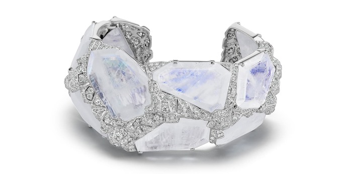 Aialik cuff with moonstones and diamonds in white gold