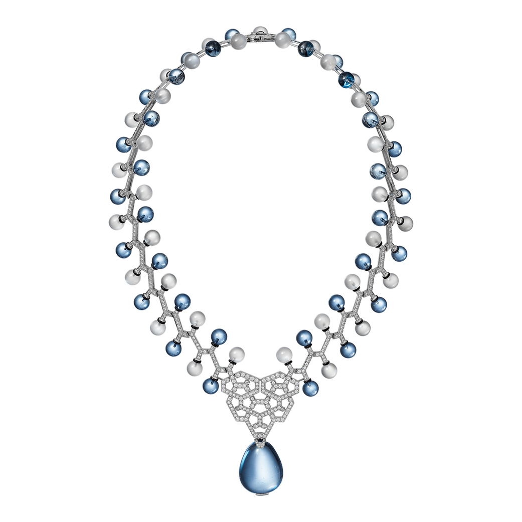  High Jewellery necklace in white gold with a 47.13 carat pear-shaped cabochon-cut aquamarine, aquamarine and moonstone beads, black lacquer and brilliant-cut diamonds
