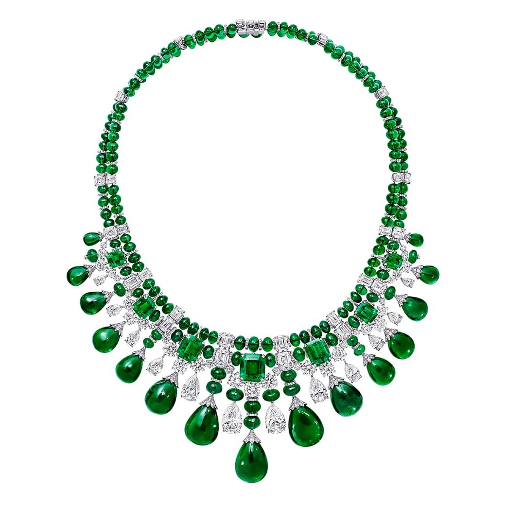 Emerald cabochon and diamond necklace 