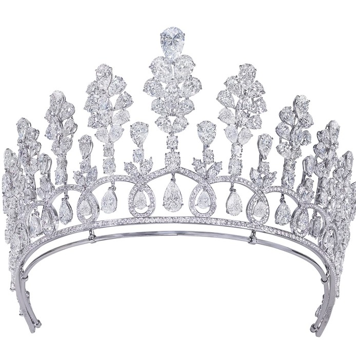 Tiara with 112.27 carats of pear, marquise and round shaped diamonds, with the three largest diamonds of 3.01, 2.31 and 2.02 carats, mounted in platinum and 18k white gold