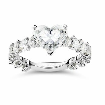 Ring in platinum with a two-carat heart-cut diamond and 16 heart-cut diamonds with a total 1.91 carats