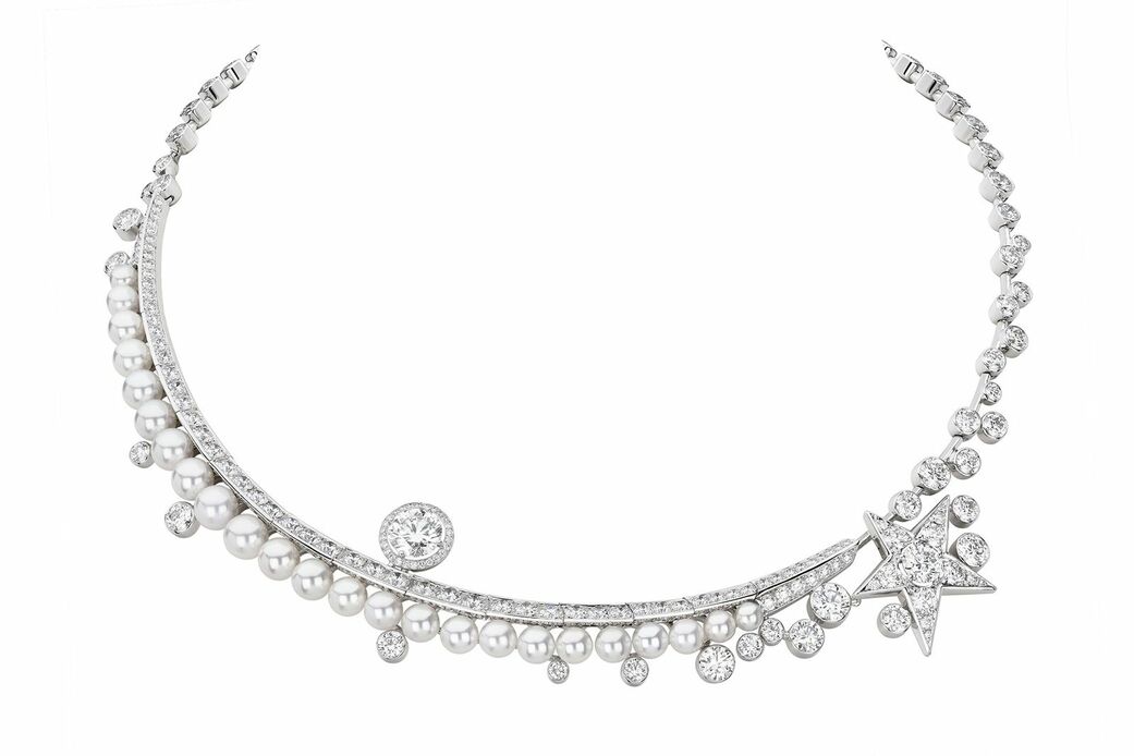 Necklace in pearls, diamonds and white gold