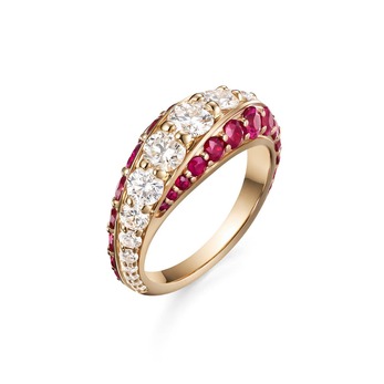 Ring in gold, ruby and diamond