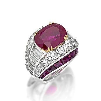 Ring in white gold, ruby and diamond