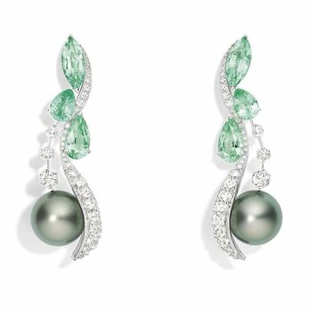 Chant de Sirènes High Jewellery earrings from the Ondes et Merveilles High Jewellery collection in white gold, Paraiba tourmaline, grey Tahitian pearl and diamond
