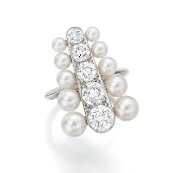 White gold, Akoya pearl and diamond ring