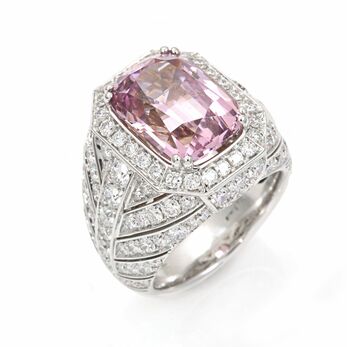 Essentially Color ring in white gold, spinel and diamond