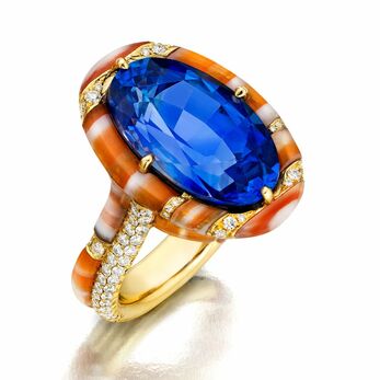Ring in gold, banded chalcedony, sapphire and diamond