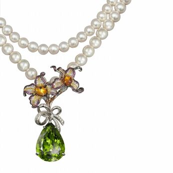 Necklace in white gold, pearl, diamond and peridot  