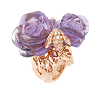 Ring in gold, carved amethyst and diamond