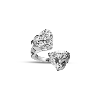 Ring in white gold and heart-shaped diamonds 