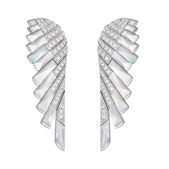 Earrings in white gold, mother-of-pearl and diamond