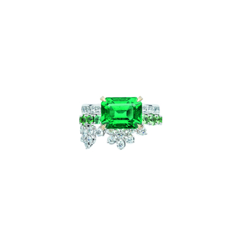 Dior Délicat high jewellery ring in gold, white gold, emerald and diamond
