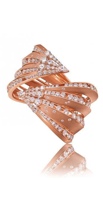 'Dune' cuff in sanded rose gold with round brilliant cut diamonds