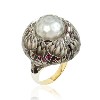 'Burdock' ring with faceted pearl, enamel and rubies in 18k yellow gold