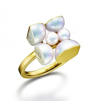 'Segment' ring in freshwater pearls and 18k yellow gold