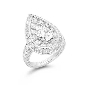 'Fougäre' ring with 2.02ct pear cut, tapered Carré cut and brilliant cut diamonds in white gold