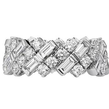 'Creative Wedding Band' ring with baguette cut and brilliant cut diamonds 