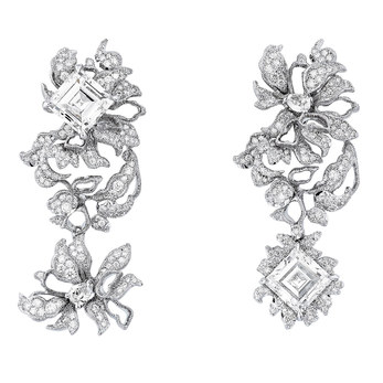 ‘Dentelle Guipure’ earrings from the 'Dior Dior Dior' collection in Carré cut, brilliant cut and pear cut diamonds in 18k white gold 