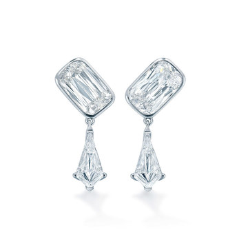 'Pas de Deux' earrings with 3.15ct ASHOKA® cut and kite cut diamonds in platinum 