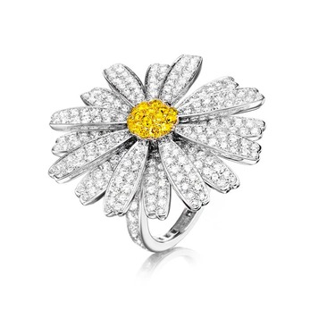 'Daisy Love' ring with colourless and fancy yellow diamonds in 18k white gold