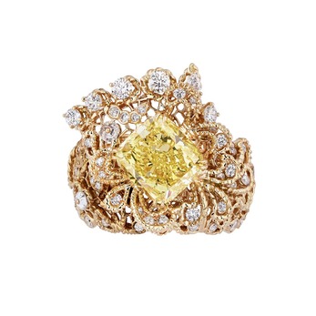 ‘Dentelle Guipure' ring from the 'Dior Dior Dior' collection with yellow diamond and diamonds in 18k yellow and pink gold