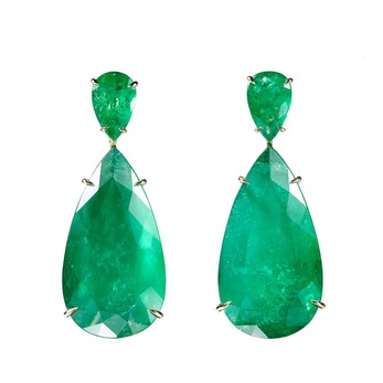 Drop earrings with pear cut emeralds in 18k yellow gold