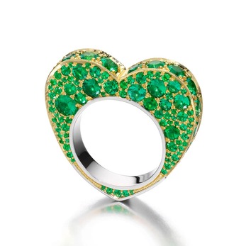 'Heart' ring with brilliant cut emeralds in 18k yellow gold