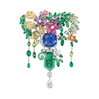 Haute Joaillerie brooch from the 'Dior à Versailles Cote de Jardins' collection with emerald, sapphire, diamond and peridot 